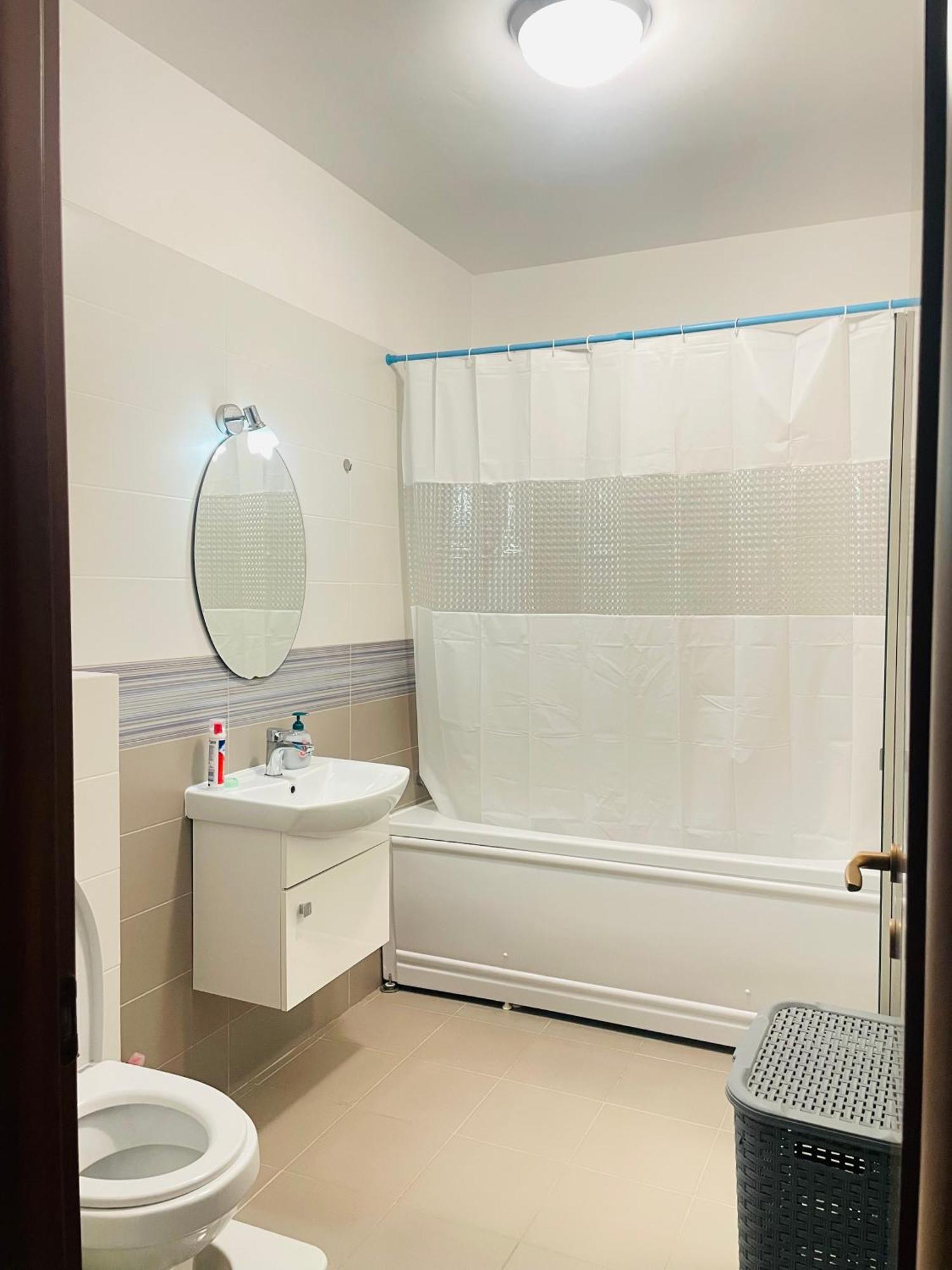 Cozy Apartment With Free Parking Cluj-Napoca Exterior photo